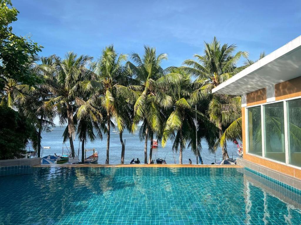 Nana Chat Bangsaen Hotel Si Racha Exterior photo