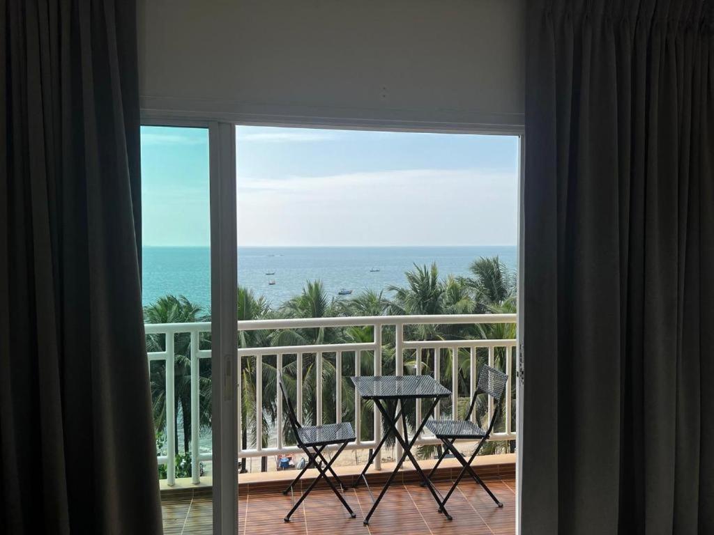 Nana Chat Bangsaen Hotel Si Racha Exterior photo