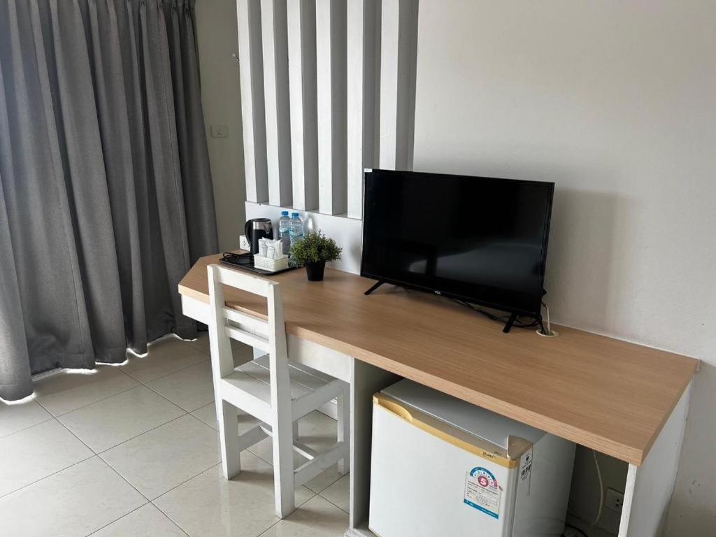 Nana Chat Bangsaen Hotel Si Racha Exterior photo