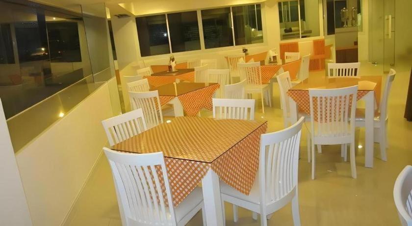 Nana Chat Bangsaen Hotel Si Racha Exterior photo