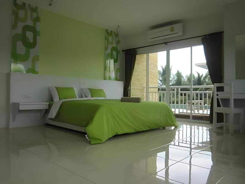Nana Chat Bangsaen Hotel Si Racha Exterior photo